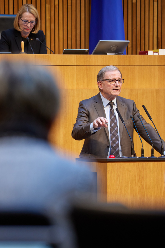 Am Rednerpult Nationalratsabgeordneter Karlheinz Kopf (ÖVP)