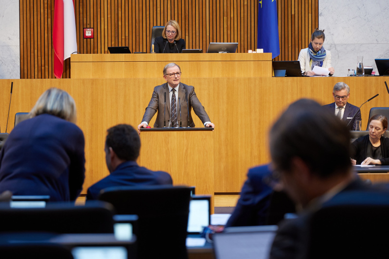 Am Rednerpult Nationalratsabgeordneter Karlheinz Kopf (ÖVP)