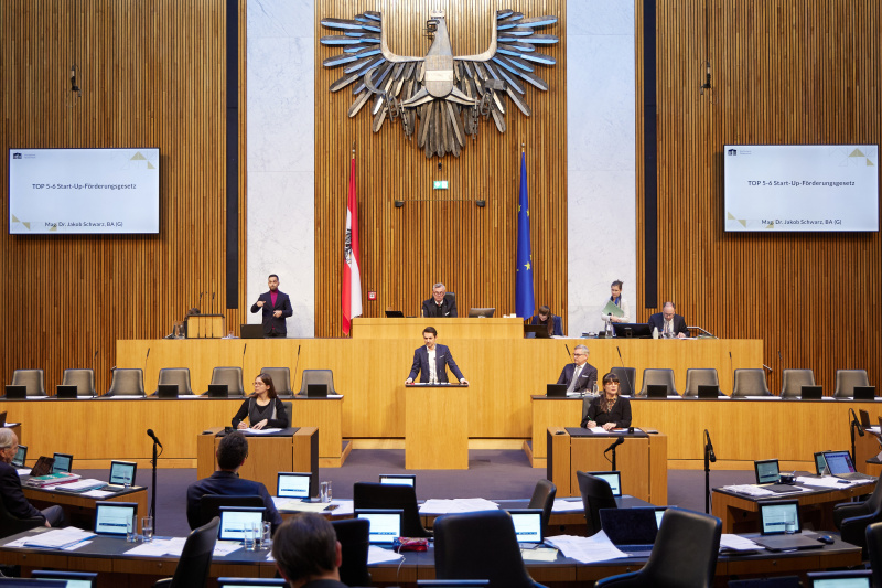 Am Rednerpult Nationalratsabgeordneter Jakob Schwarz (GRÜNE)