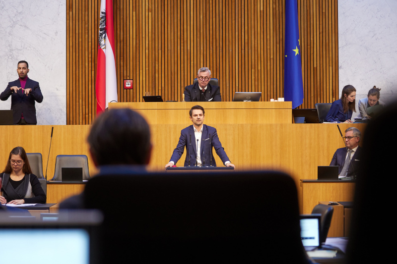 Am Rednerpult Nationalratsabgeordneter Jakob Schwarz (GRÜNE)