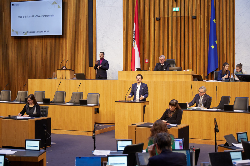 Am Rednerpult Nationalratsabgeordneter Jakob Schwarz (GRÜNE)