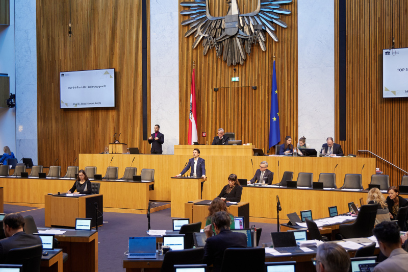 Am Rednerpult Nationalratsabgeordneter Jakob Schwarz (GRÜNE)