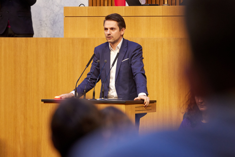 Am Rednerpult Nationalratsabgeordneter Jakob Schwarz (GRÜNE)