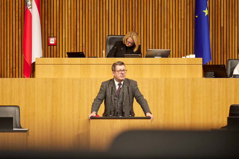 Am Rednerpult Nationalratsabgeordneter Robert Laimer (SPÖ)