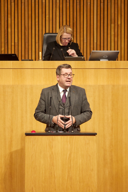 Am Rednerpult Nationalratsabgeordneter Robert Laimer (SPÖ)