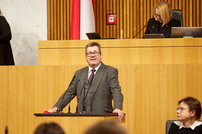 Am Rednerpult Nationalratsabgeordneter Robert Laimer (SPÖ)