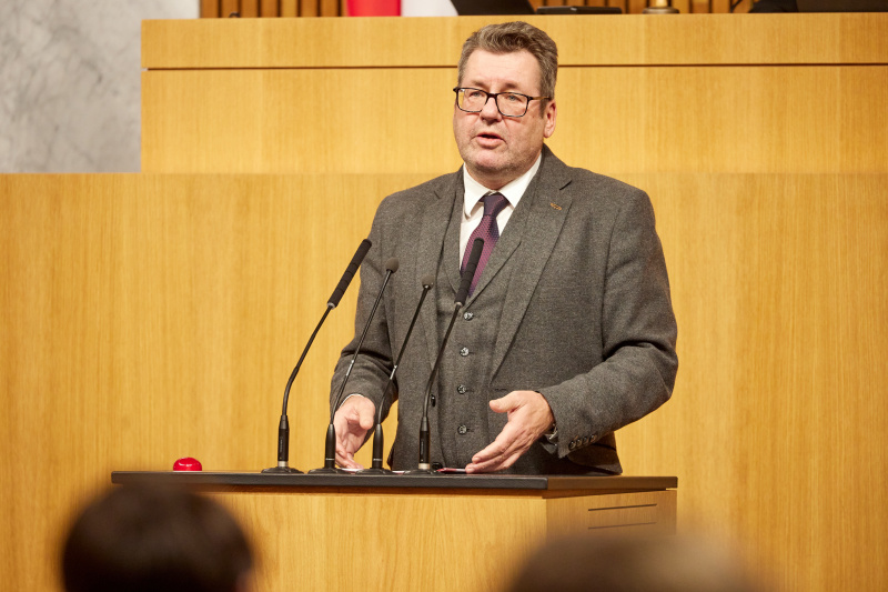 Am Rednerpult Nationalratsabgeordneter Robert Laimer (SPÖ)