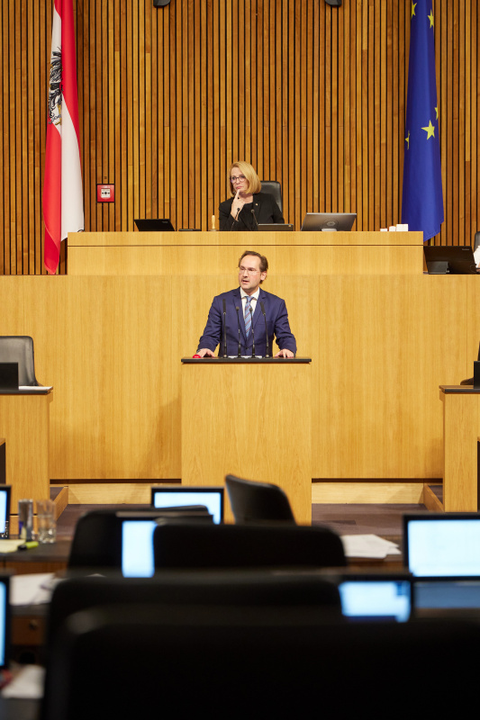 Am Rednerpult Nationalratsabgeordneter Andreas Minnich (ÖVP)