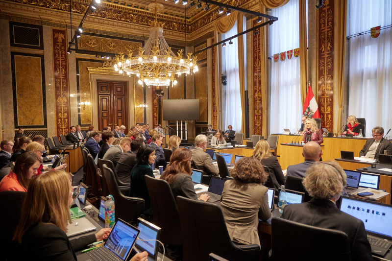 Am Rednerpult Bundesrätin Simone Jagl (GRÜNE)