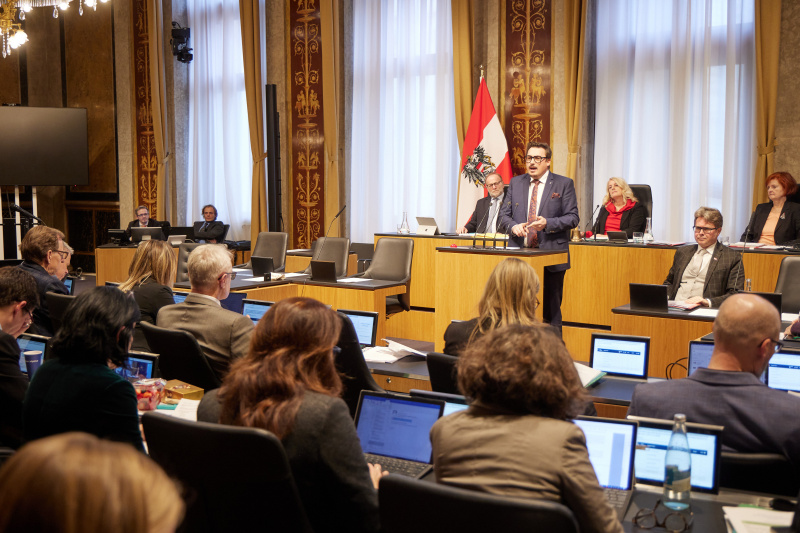 Am Rednerpult Vorsitzender der Bundesratsfraktion Christoph Steiner (FPÖ)