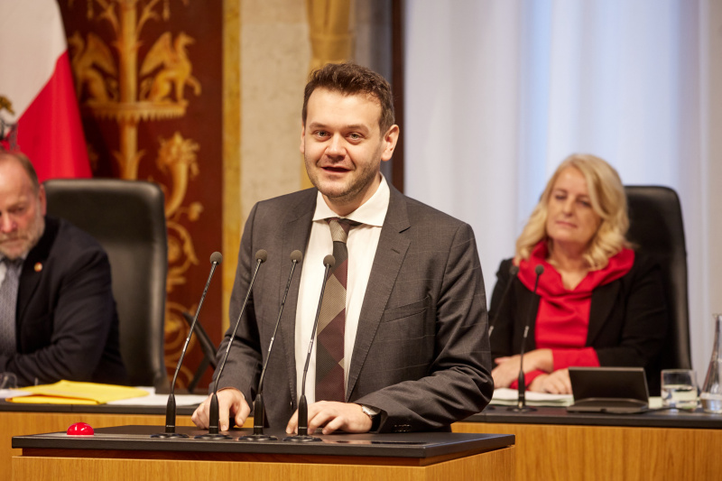 Am Rednerpult Bundesrat Sascha Obrecht (SPÖ)
