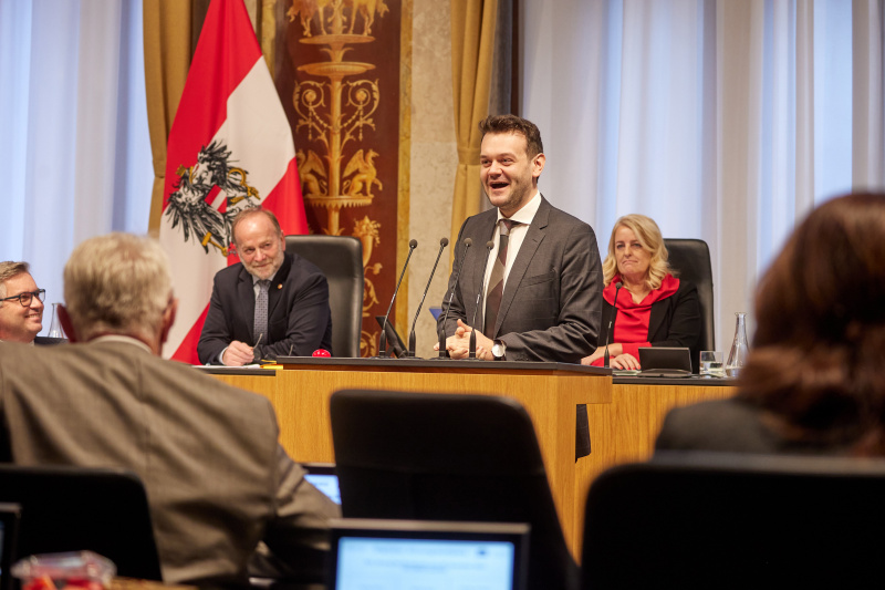 Am Rednerpult Bundesrat Sascha Obrecht (SPÖ)