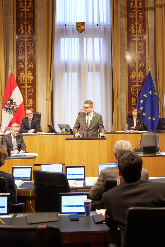 Am Rednerpult Bundesrat Markus Stotter (ÖVP)