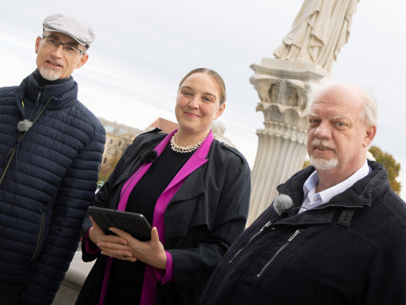 Gruppenfoto. Von rechts: Martin Hoffer, Leiter der Rechtsdienste des ÖAMTC, Journalistin Tatjana Lukáš und Peter Biegelbauer, Politikwissenschaftler