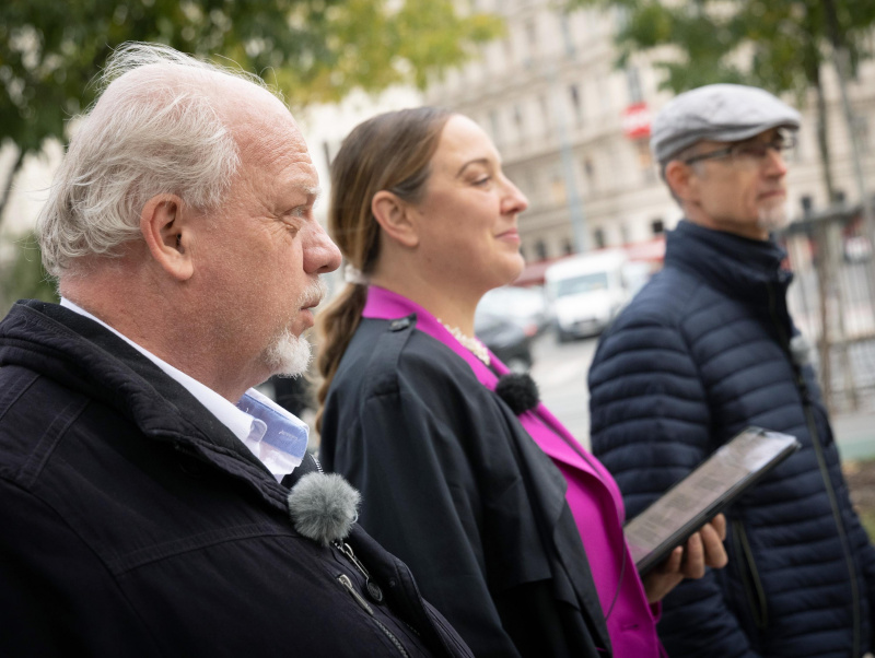 Von links: Martin Hoffer, Leiter der Rechtsdienste des ÖAMTC, und Peter Biegelbauer, Politikwissenschaftler im Interview mit der Journalistin Tatjana Lukáš