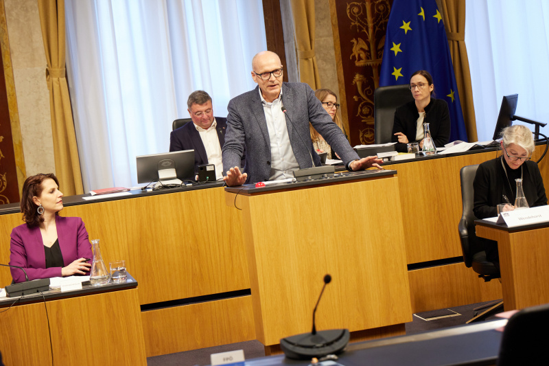 Am Rednerpult Nationalratsabgeordneter Harald Stefan (FPÖ)