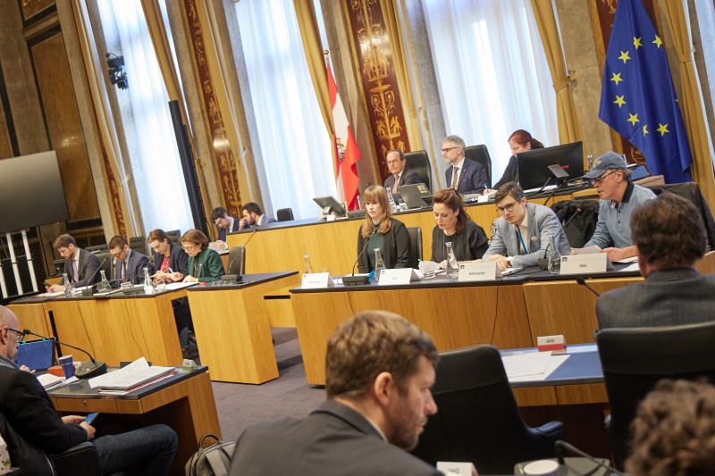 Stellvertreter Bevollmächtigter Volksbegehren "Lieferkettengesetz Volksbegehren“ Anatolij Volk (Regierungsbank rechts)  am Wort