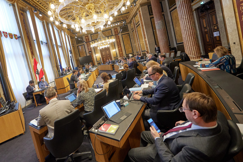 Nationalratsabgeordneter Peter Haubner (ÖVP) am Präsidium