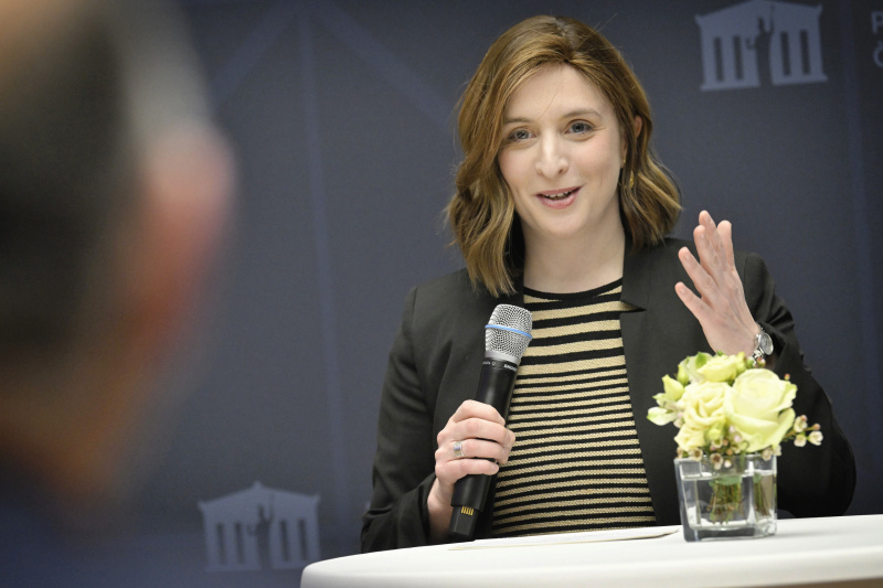 Moderation Rifka Junger