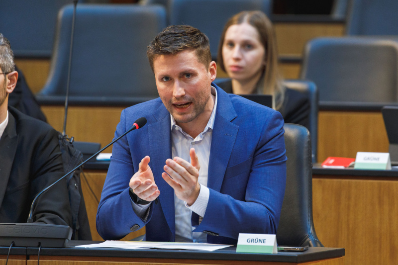 Am Wort: Nationalratsabgeordneter David Stögmüller (GRÜNE)