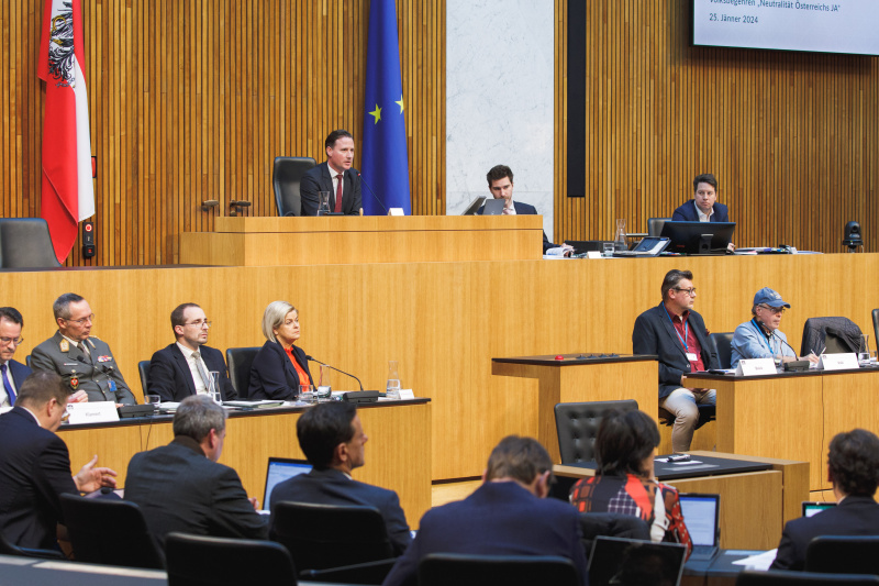 Blick Richtung Ausschussteilnehmer:innen