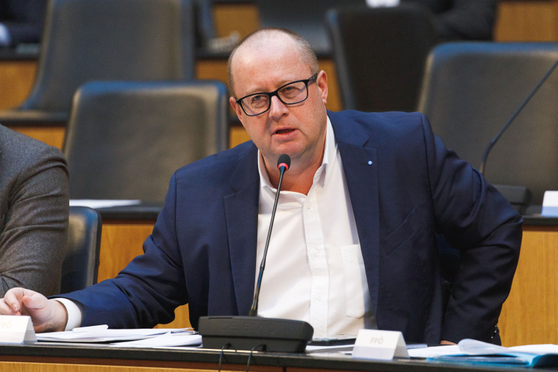 Am Wort: Nationalratsabgeordneter Hubert Fuchs (FPÖ).