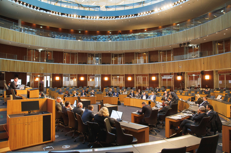 Blick Richtung Ausschussteilnehmer:innen