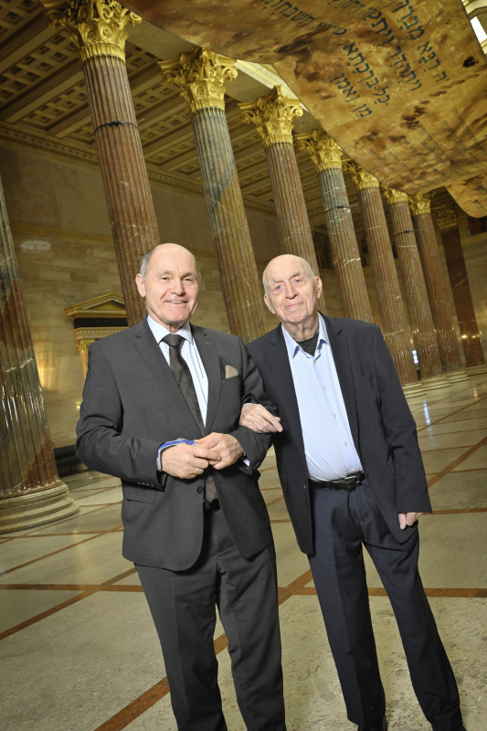 Von links: Nationalratspräsident Wolfgang Sobotka (ÖVP), Zeitzeuge Avraham Roet