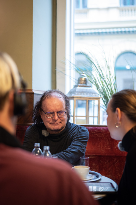 Autor Herbert Sickinger bei den Podcast-Aufnahmen