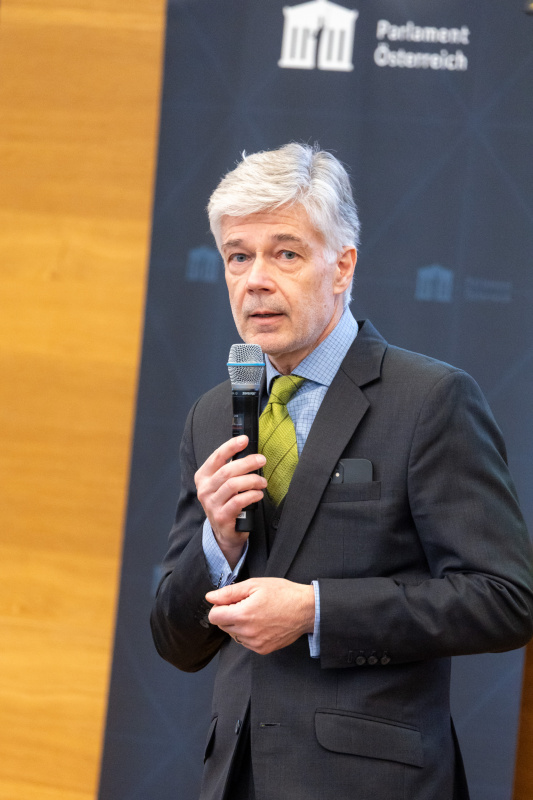 Eröffnungsworte  Parlamentsdirektor Harald Dossi