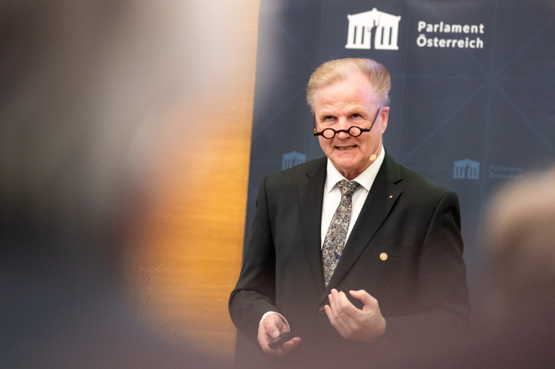 Honorarprofessor der Sigmund Freud Privatuniversität Rüdiger Stix