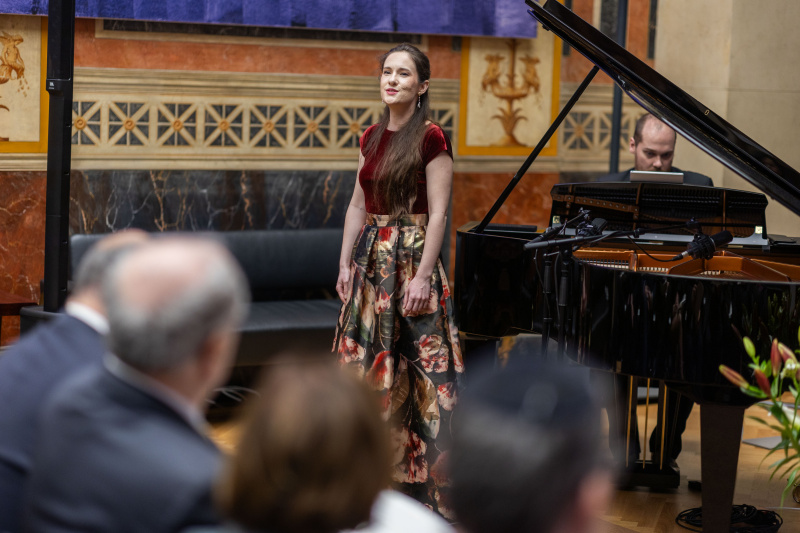 Musikalisches Rahmenprogramm - Mezzosopran Josipa Bainac Hausknecht und David Hausknecht am Klavier