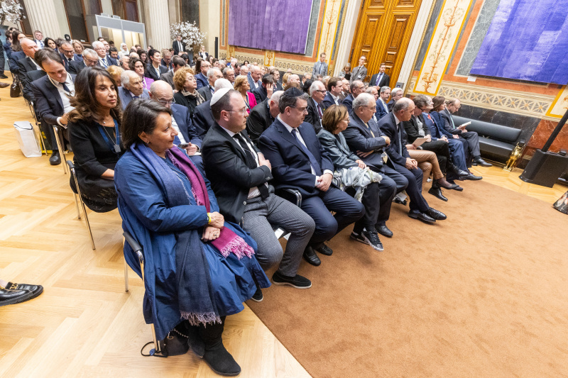 Blick Richtung Veranstaltungsteilnehmer:innen
