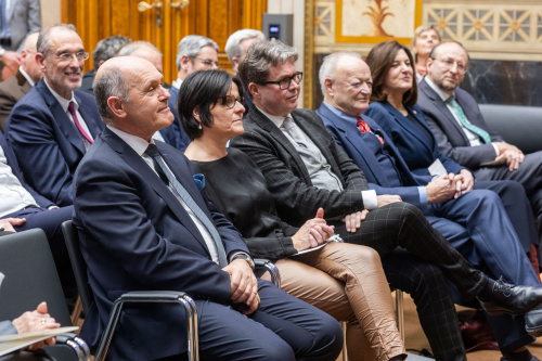 Nationalratspräsident Wolfgang Sobotka (ÖVP) (links) bei der Laudatio durch den Präsidenten des European Jewish Congress Ariel Muzikant