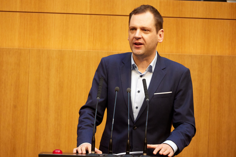 Am Rednerpult Klubvorsitzender Philip Kucher (SPÖ)