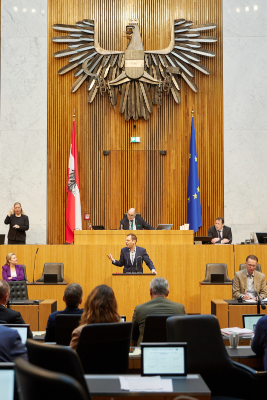 Am Rednerpult Klubvorsitzender Philip Kucher (SPÖ)