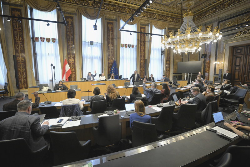 Blick Richtung Veranstaltungsteilnehmer:innen