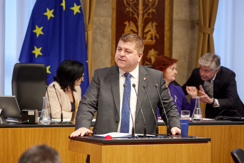 Am Rednerpult Bundesrat Andreas Arthur Spanring (FPÖ)