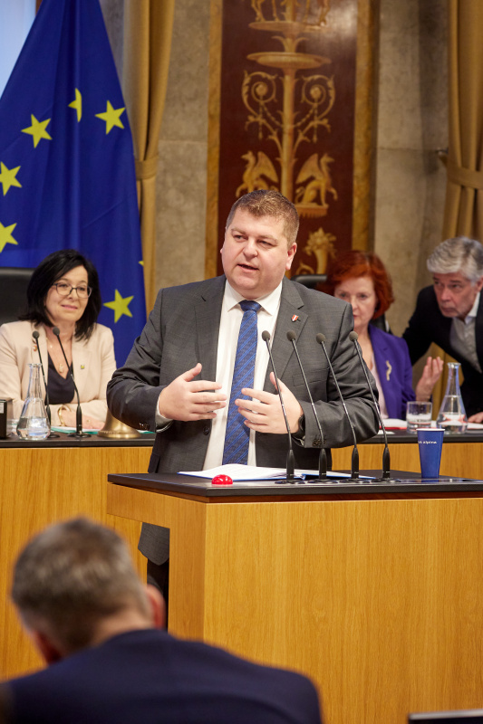 Am Rednerpult Bundesrat Andreas Arthur Spanring (FPÖ)