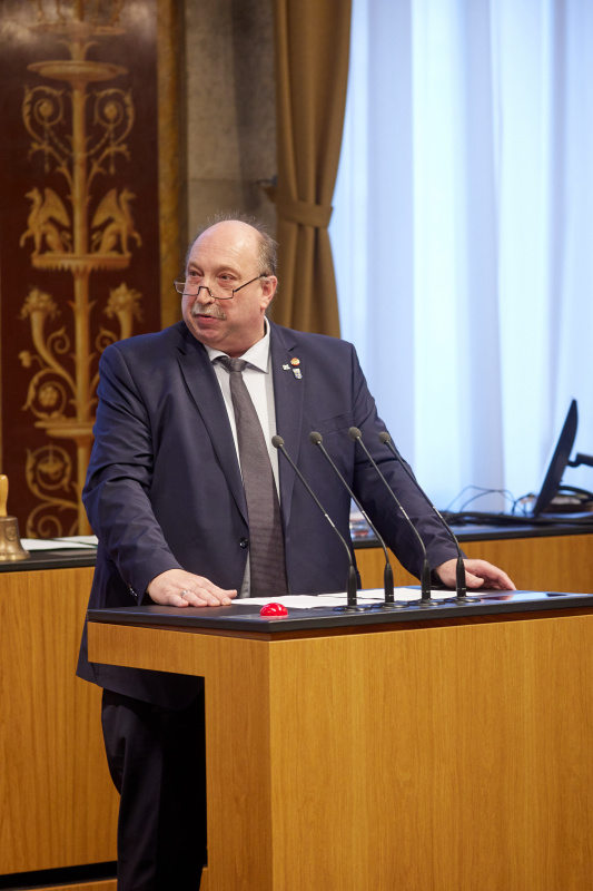 Am Rednerpult Bundesrat Michael Bernard (FPÖ)