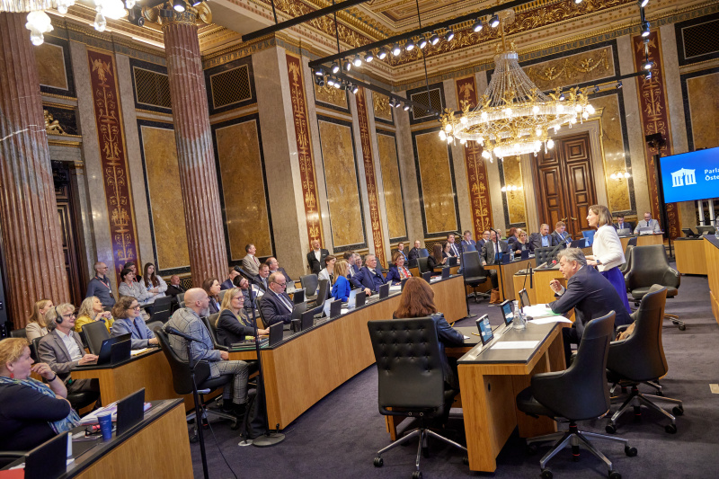 Am Rednerpult Bundesrätin Heike Eder (ÖVP)