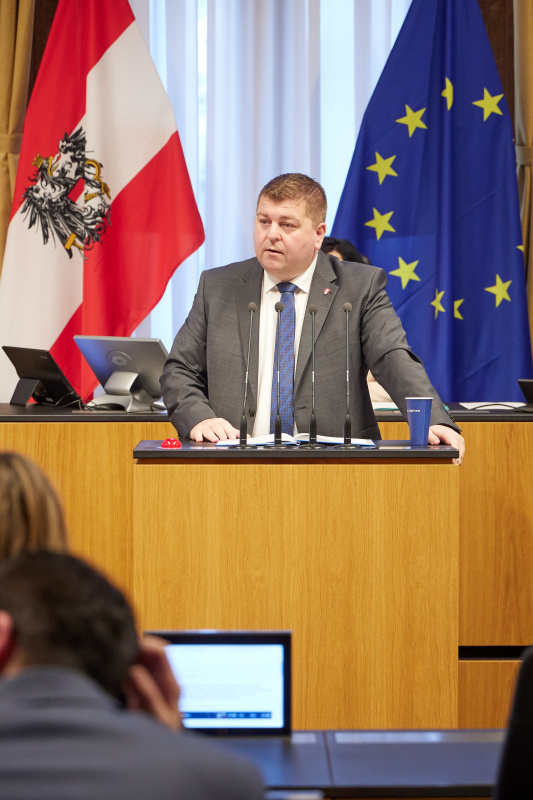 Am Rednerpult Bundesrat Andreas Arthur Spanring (FPÖ)