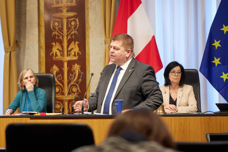 Am Rednerpult Bundesrat Andreas Arthur Spanring (FPÖ)