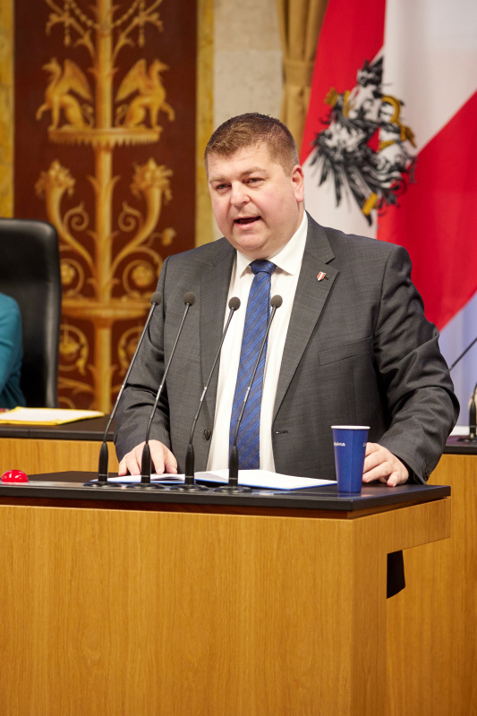 Am Rednerpult Bundesrat Andreas Arthur Spanring (FPÖ)