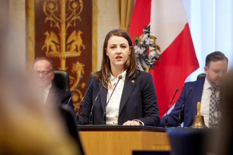 Am Rednerpult Bundesrätin Bernadette Geieregger (ÖVP)