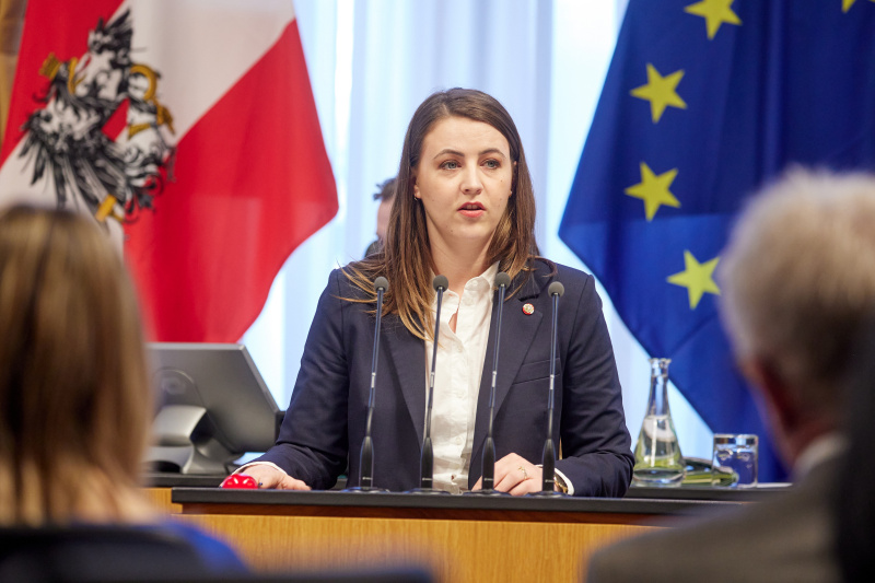 Am Rednerpult Bundesrätin Bernadette Geieregger (ÖVP)