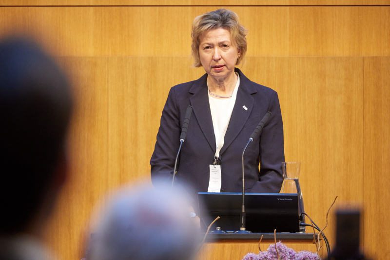 Präsentation Direktorin Schulzentrum Ungargasse Martina Mikovits