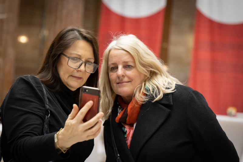 Von links: Künstlerin Tanja Prušnik, Bundesrätin Claudia Arpa (SPÖ)