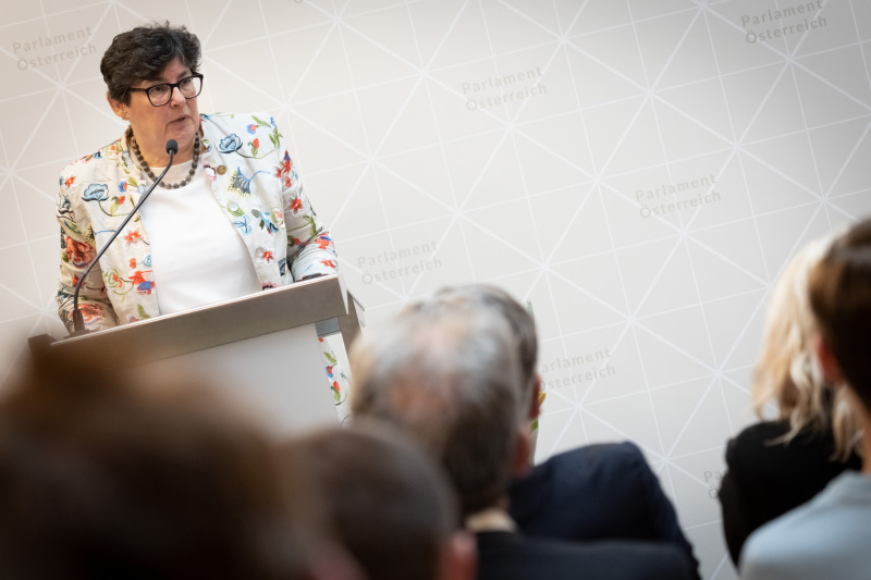 Historikerin Brigitte Entner: Referat „Volks- und staatsfeindlich“ / „ Narodu in državi sovražni“