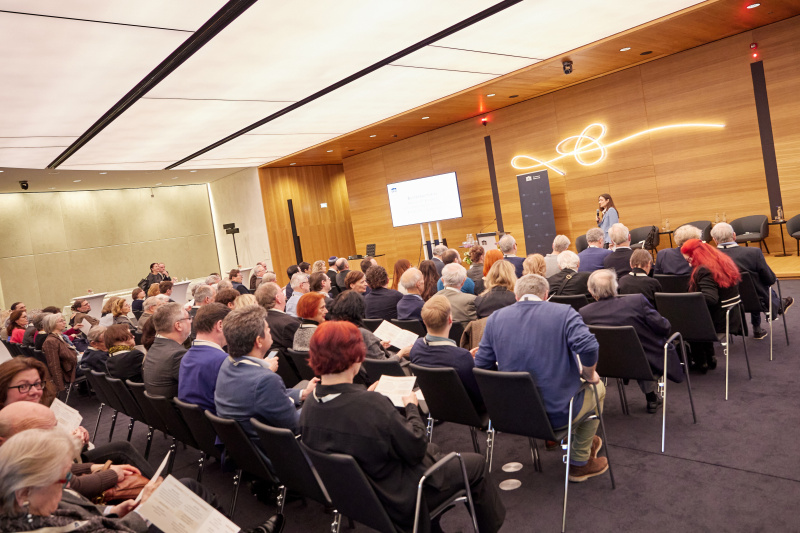 Moderation Generalsekretärin-Stellvertreterin des Nationalfonds der Republik Österreich für Opfer des Nationalsozialismus Judith Pfeffer